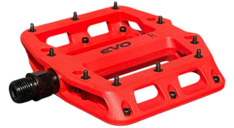 Pedal Rulmanlı Çivili Evo Kırmızı