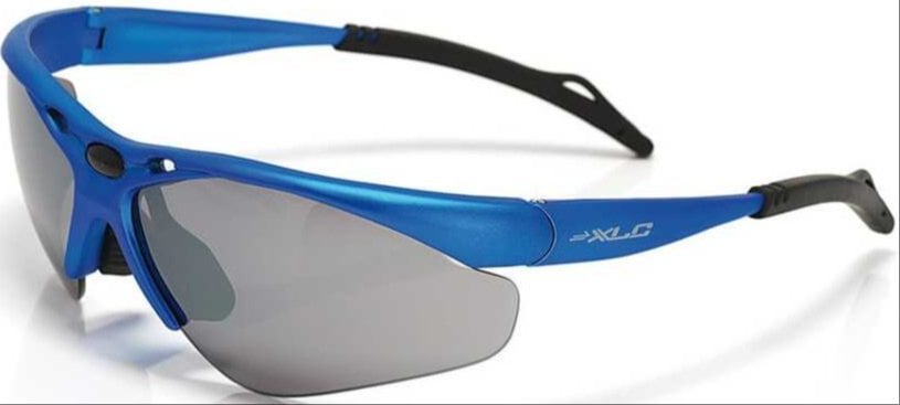 Gözlük Üç Farklı Renkli Cam Tahıtı Xlc